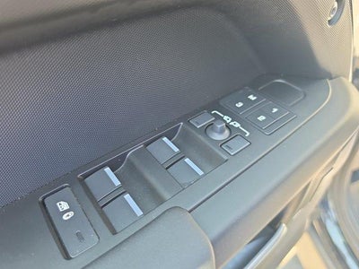 2025 Land Rover Defender 110 P300 S