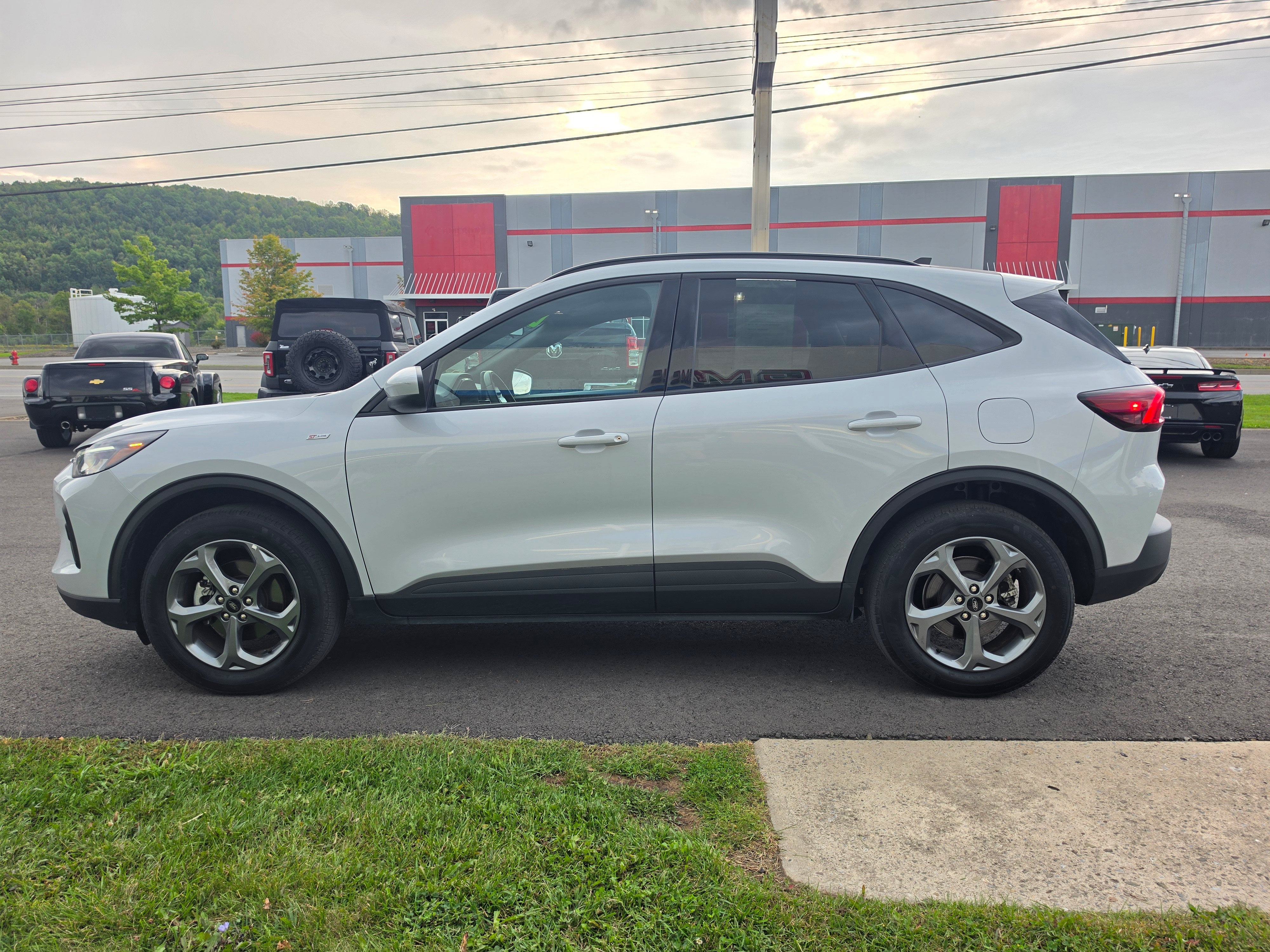 2025 Ford Escape ST-Line Select