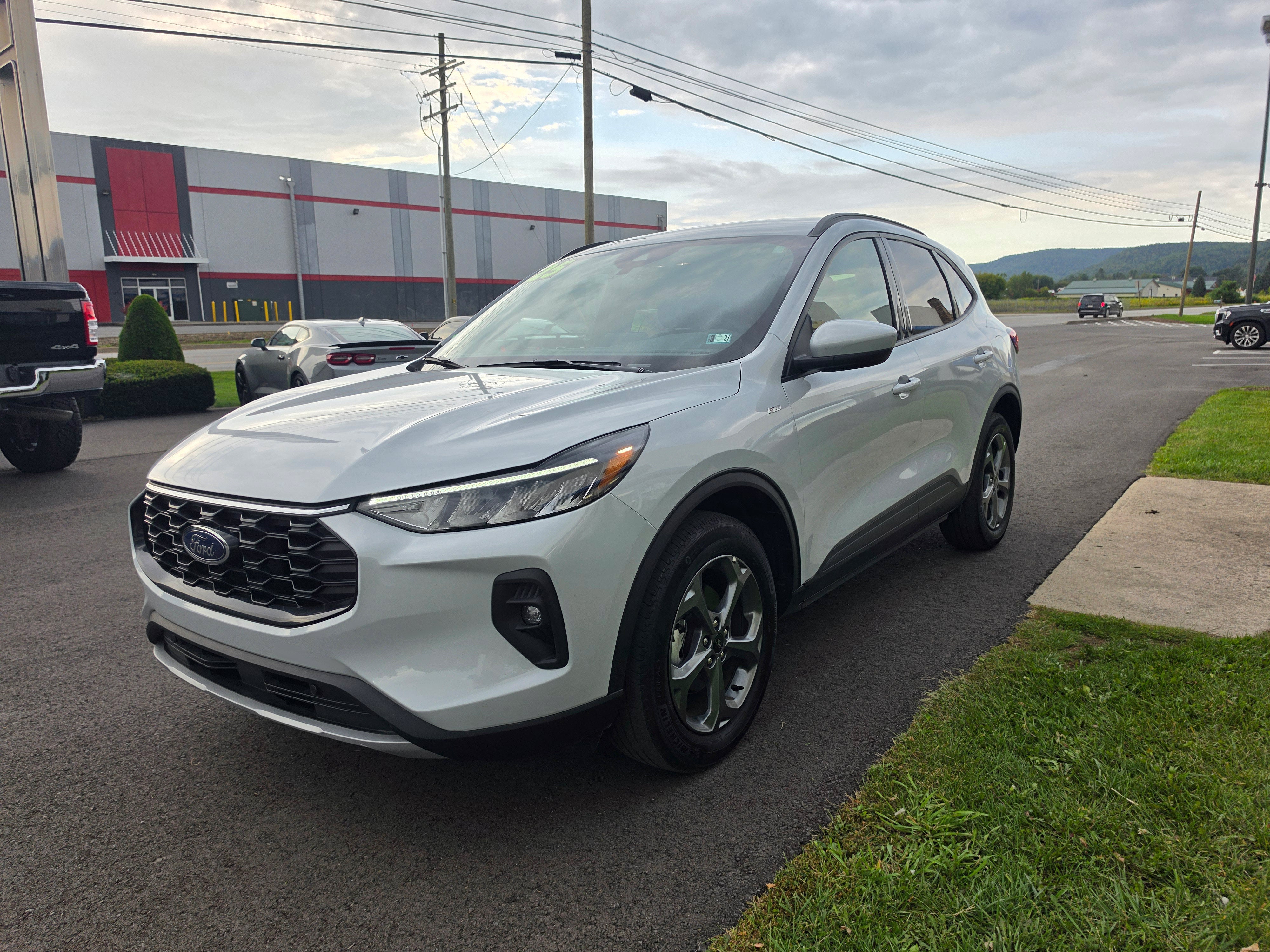 2025 Ford Escape ST-Line Select