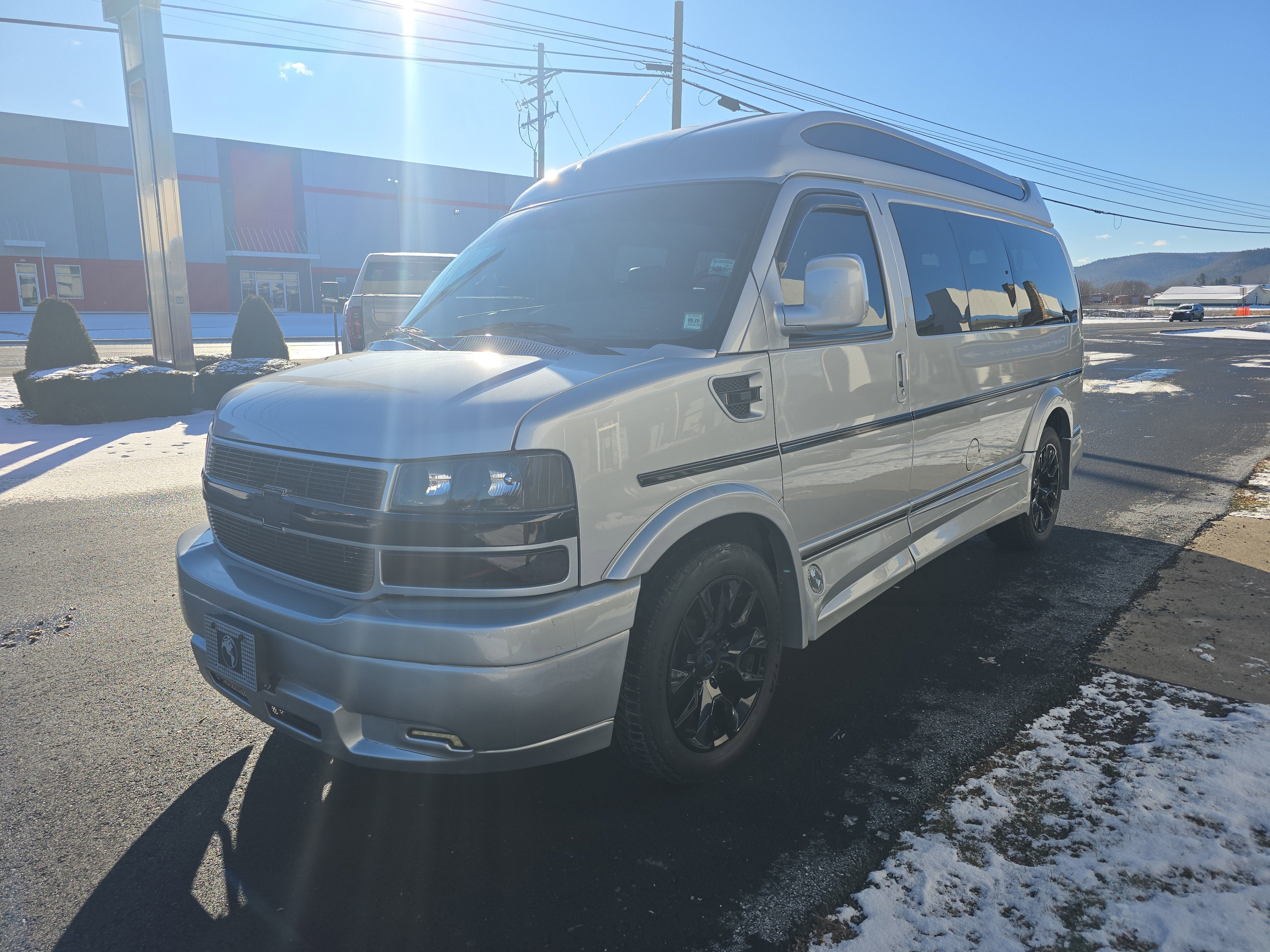 2021 Chevrolet Express Passenger 2500 1LS