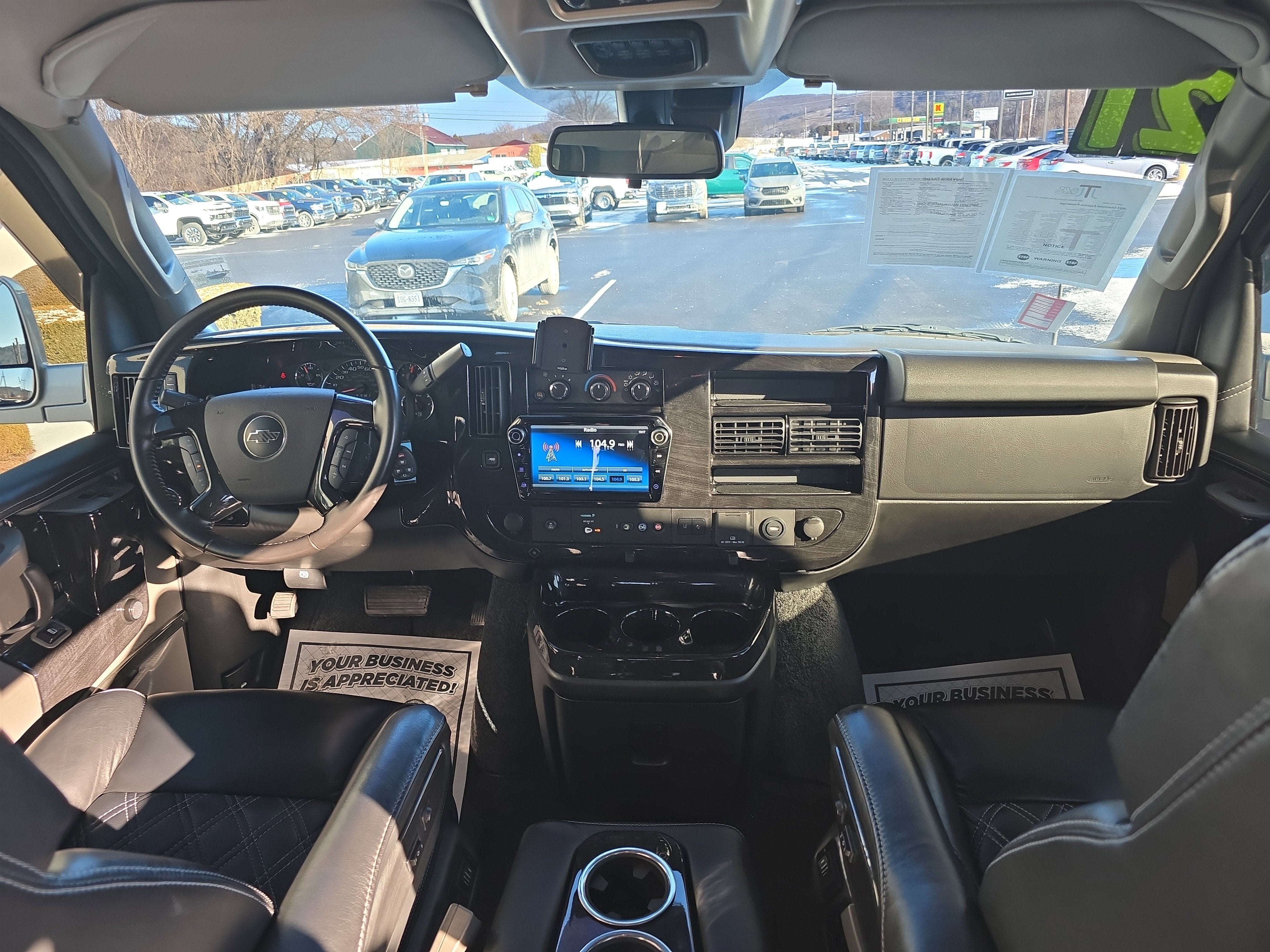 2021 Chevrolet Express Passenger 2500 1LS