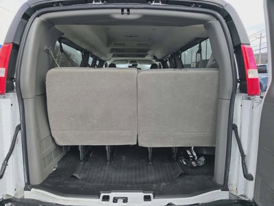 2024 Chevrolet Express Passenger 3500 1LS