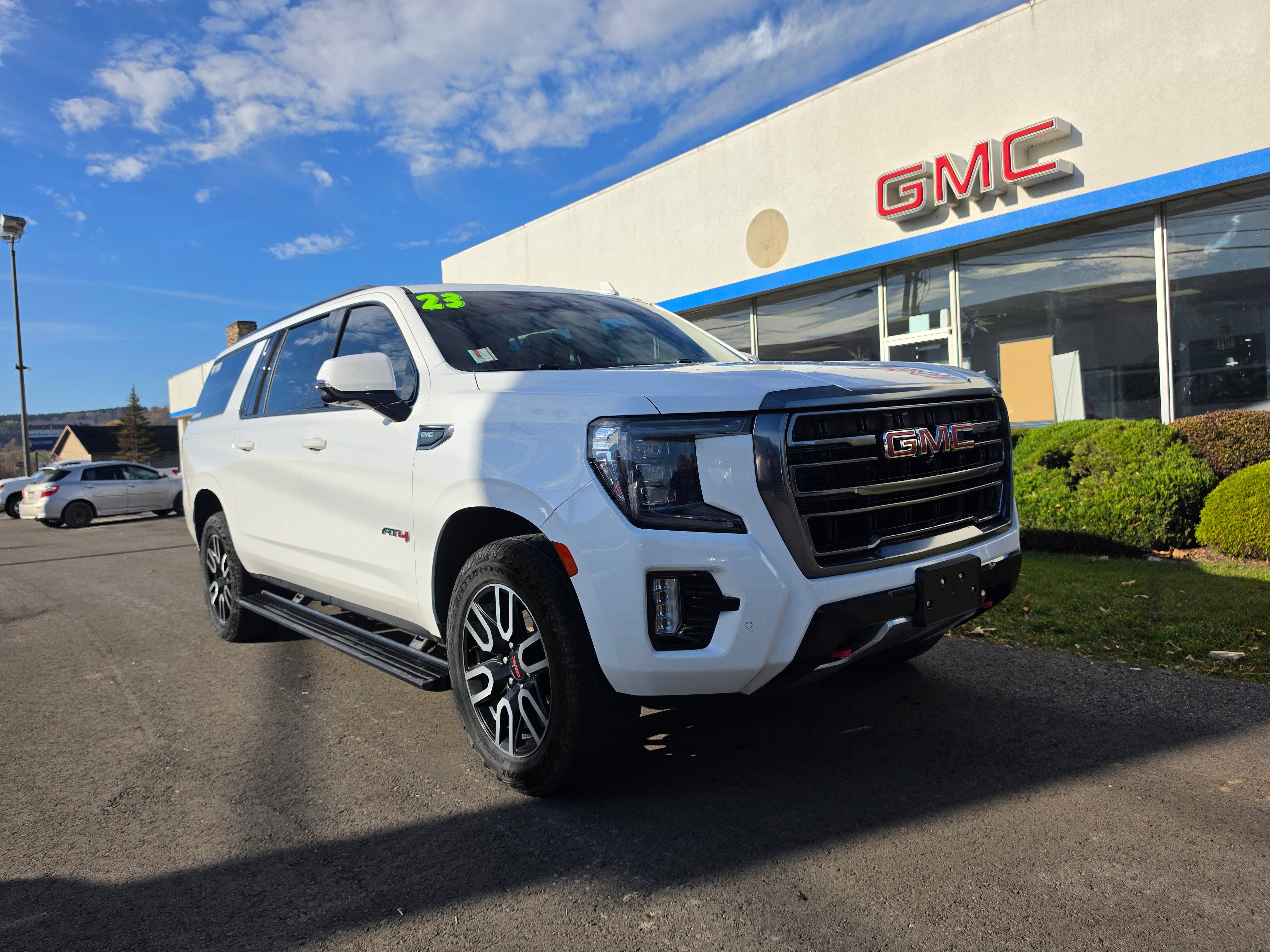 2023 GMC Yukon XL AT4