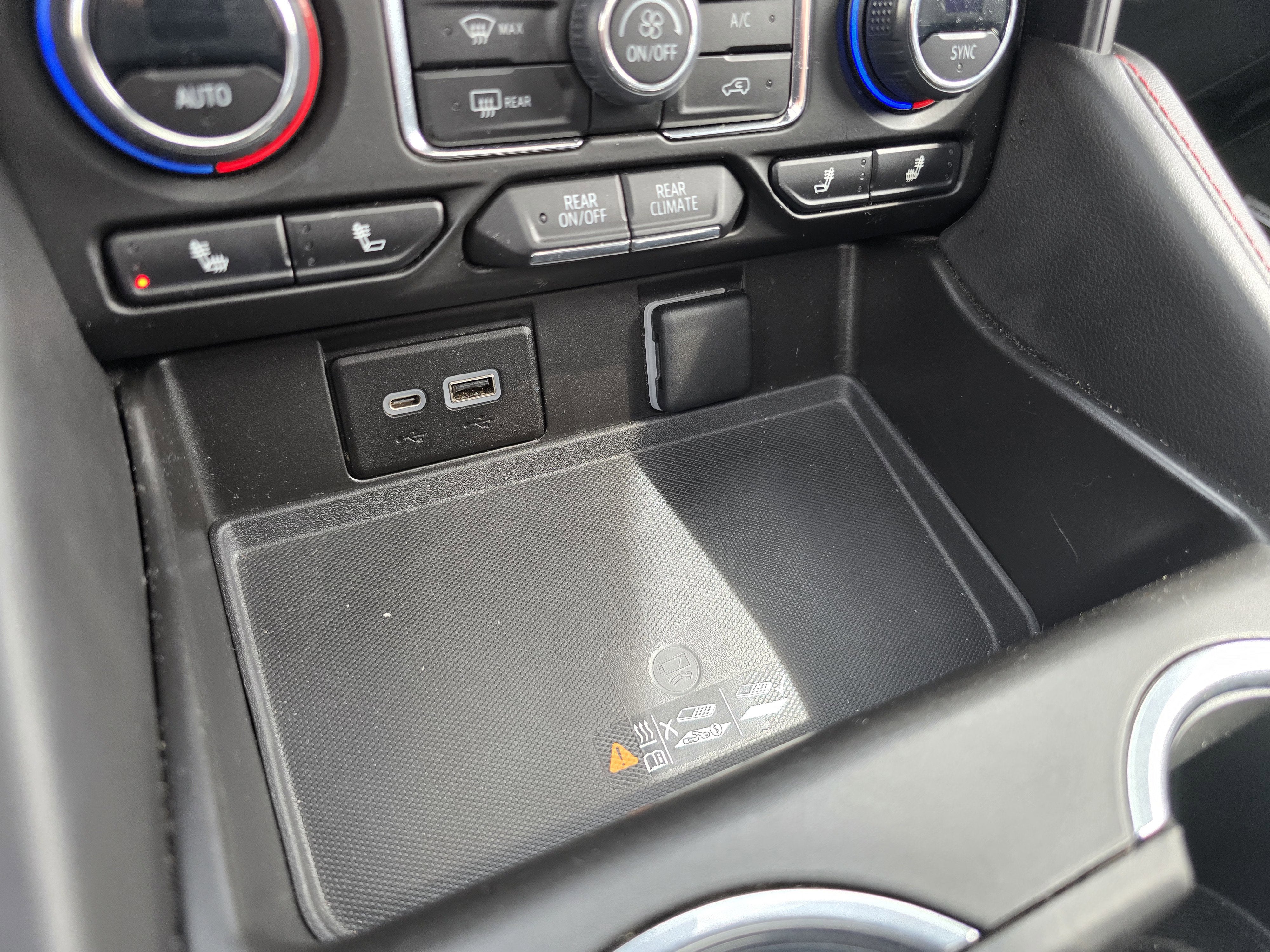 2023 Chevrolet Suburban RST