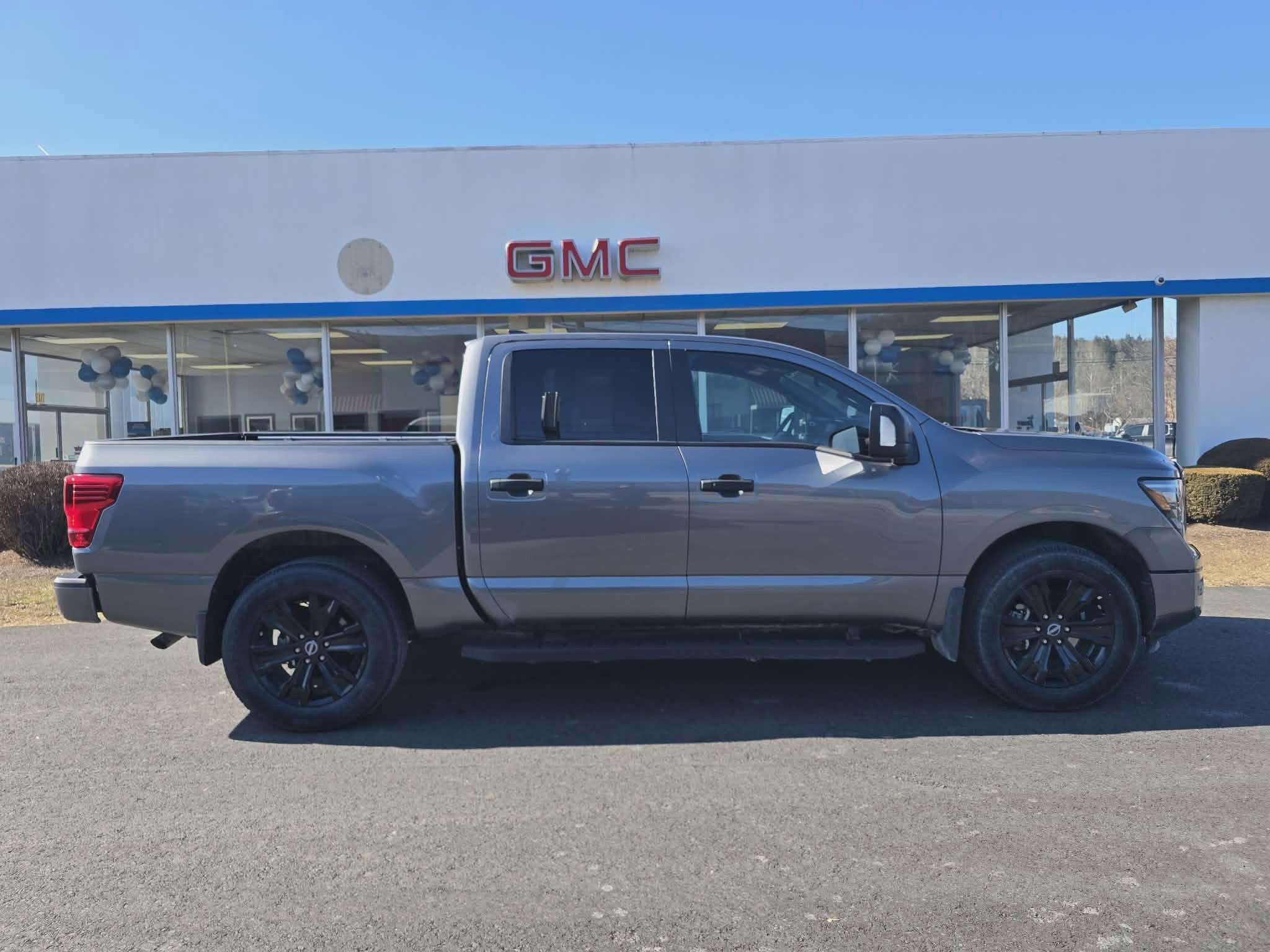 2024 Nissan Titan SV
