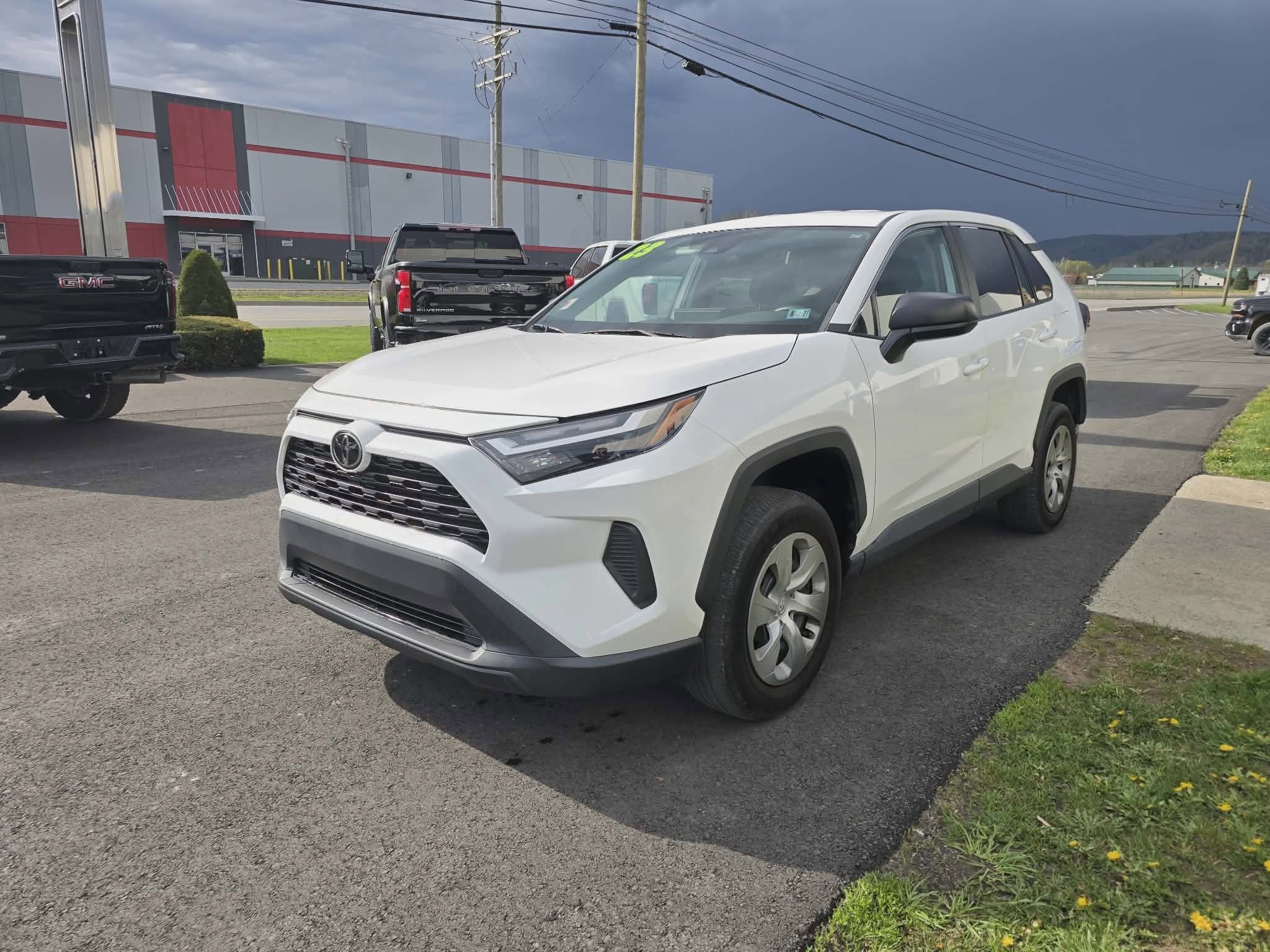 2023 Toyota RAV4 LE