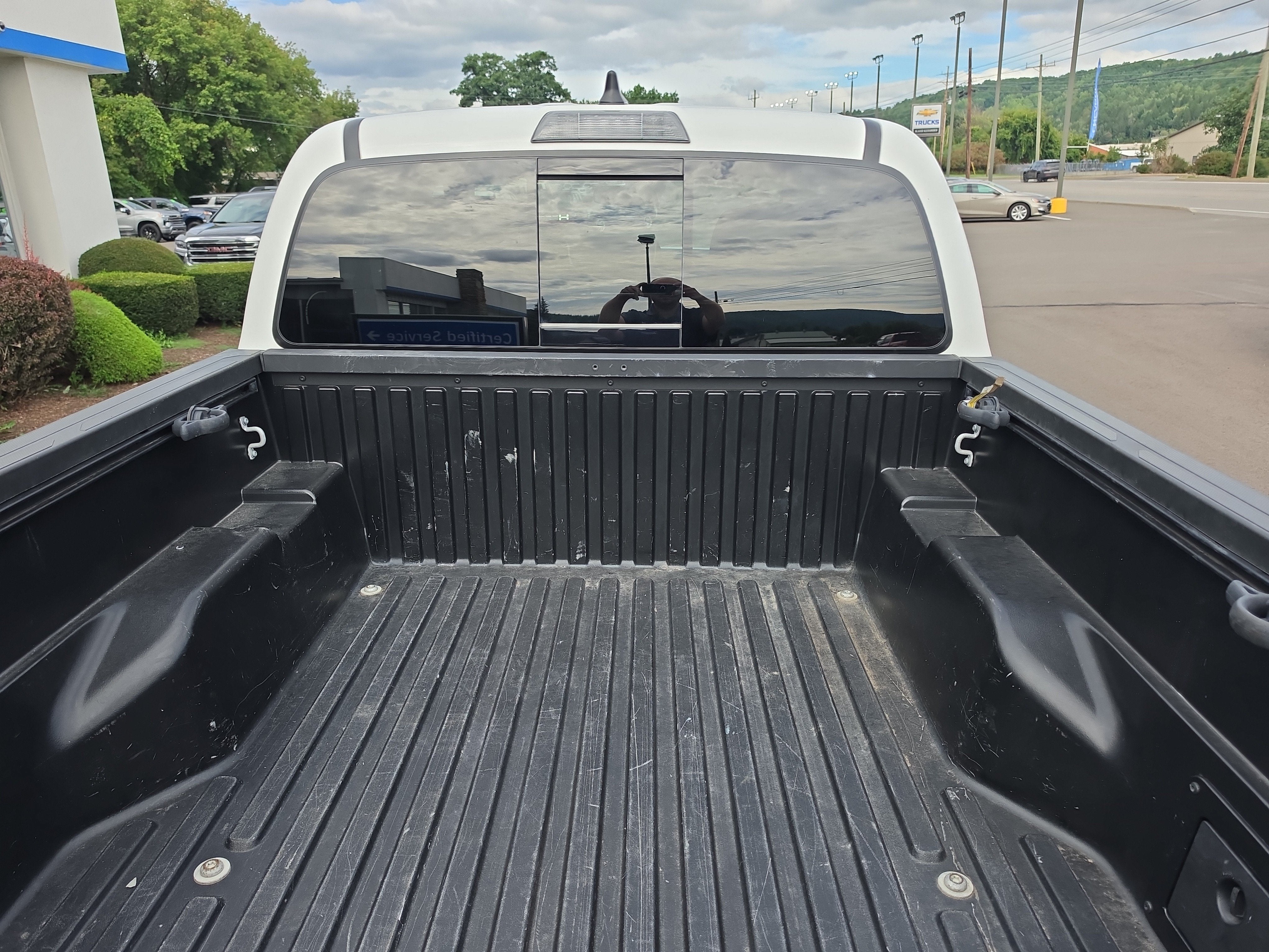 2022 Toyota Tacoma 4WD SR