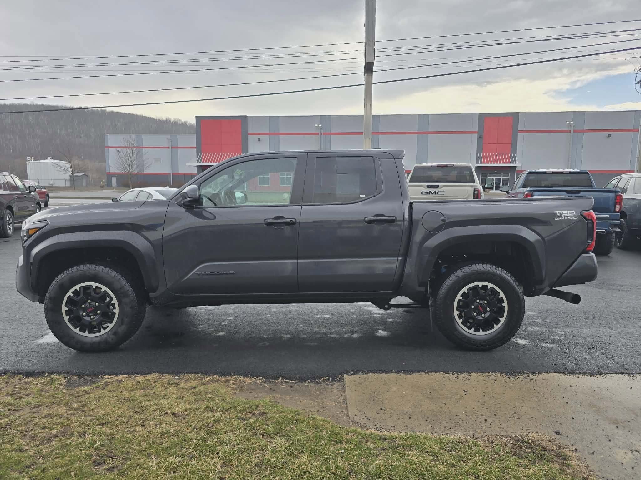 2025 Toyota Tacoma 4WD SR