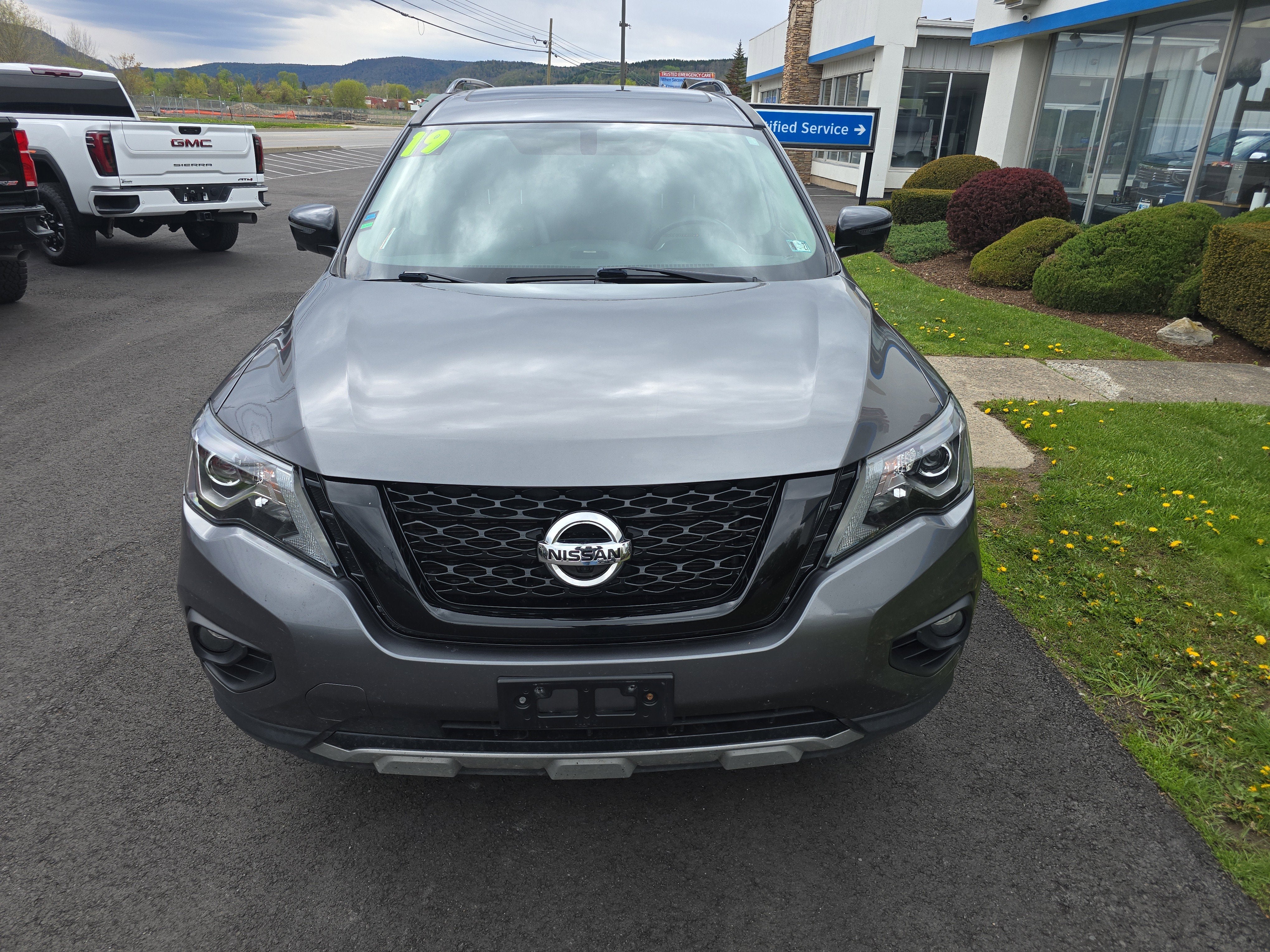 2019 Nissan Pathfinder SL