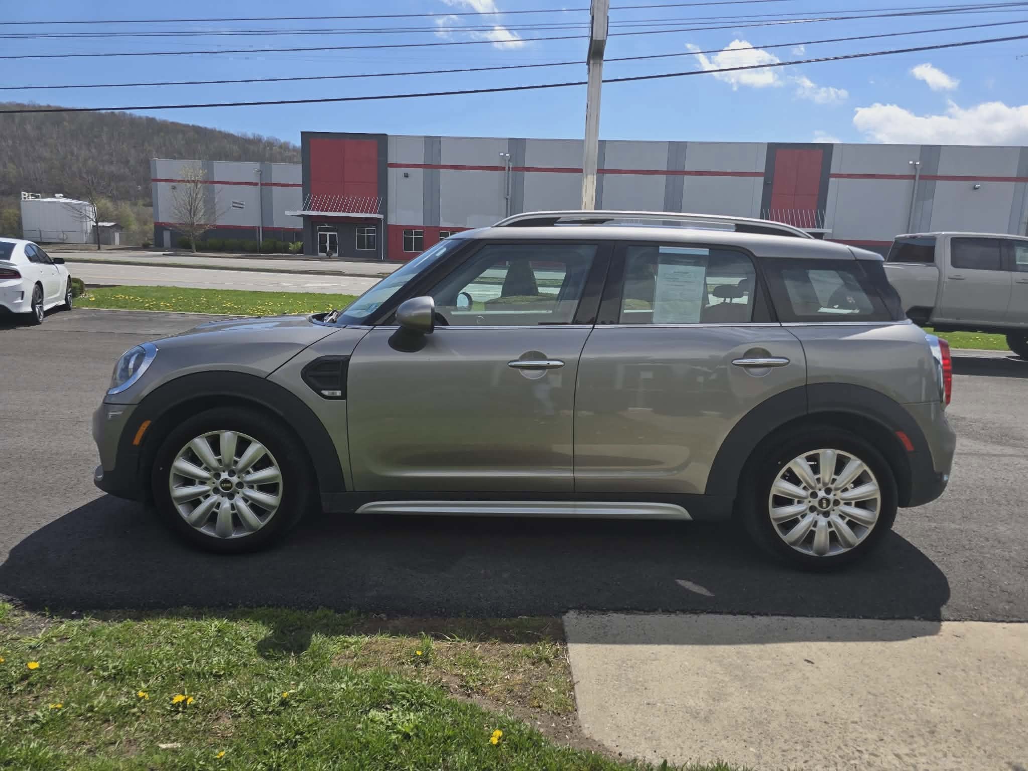 2017 MINI Countryman Cooper