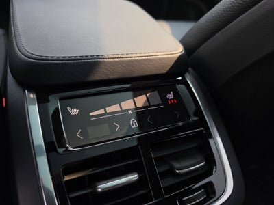 2024 Volvo XC90 Plus Bright Theme