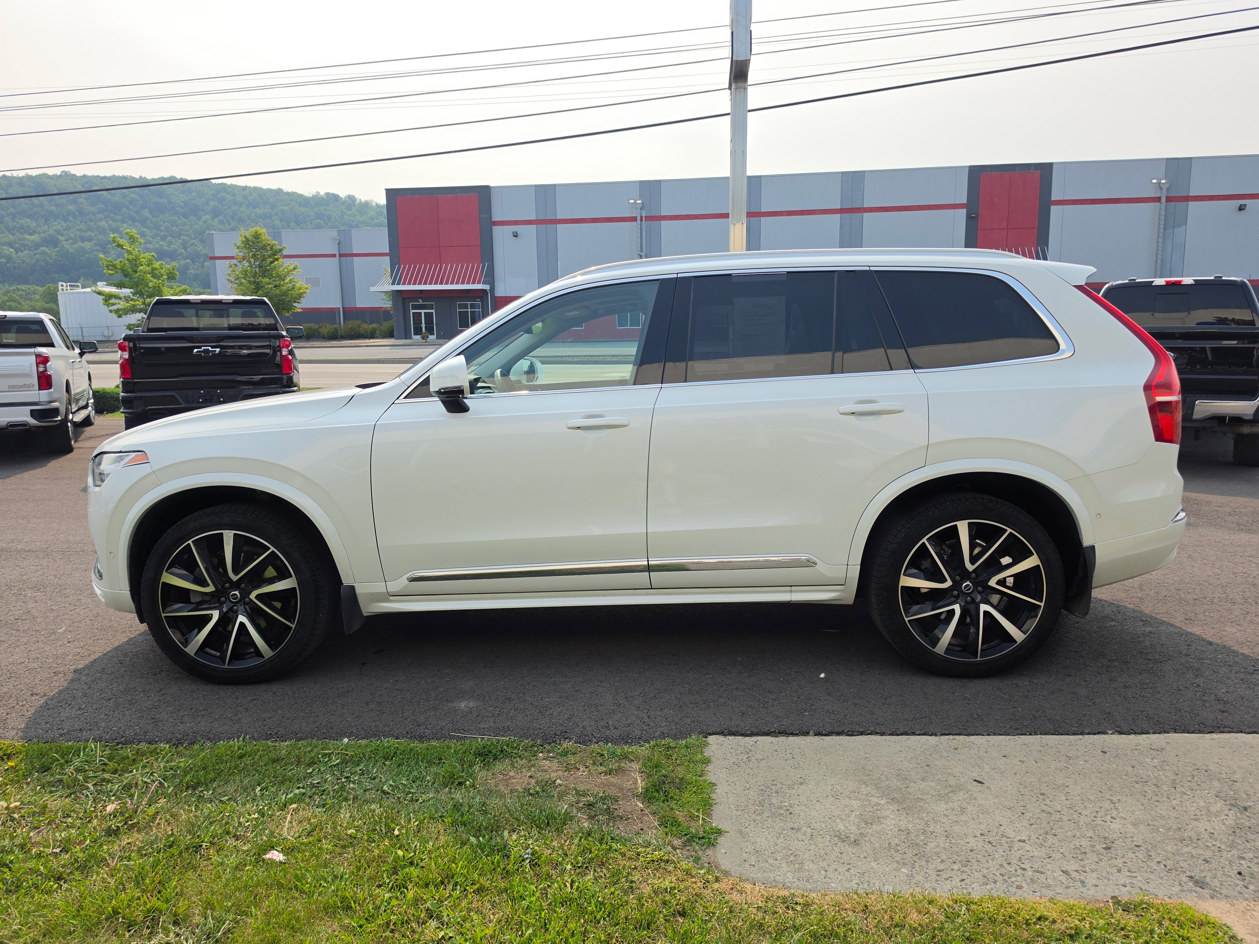 2024 Volvo XC90 Plus Bright Theme