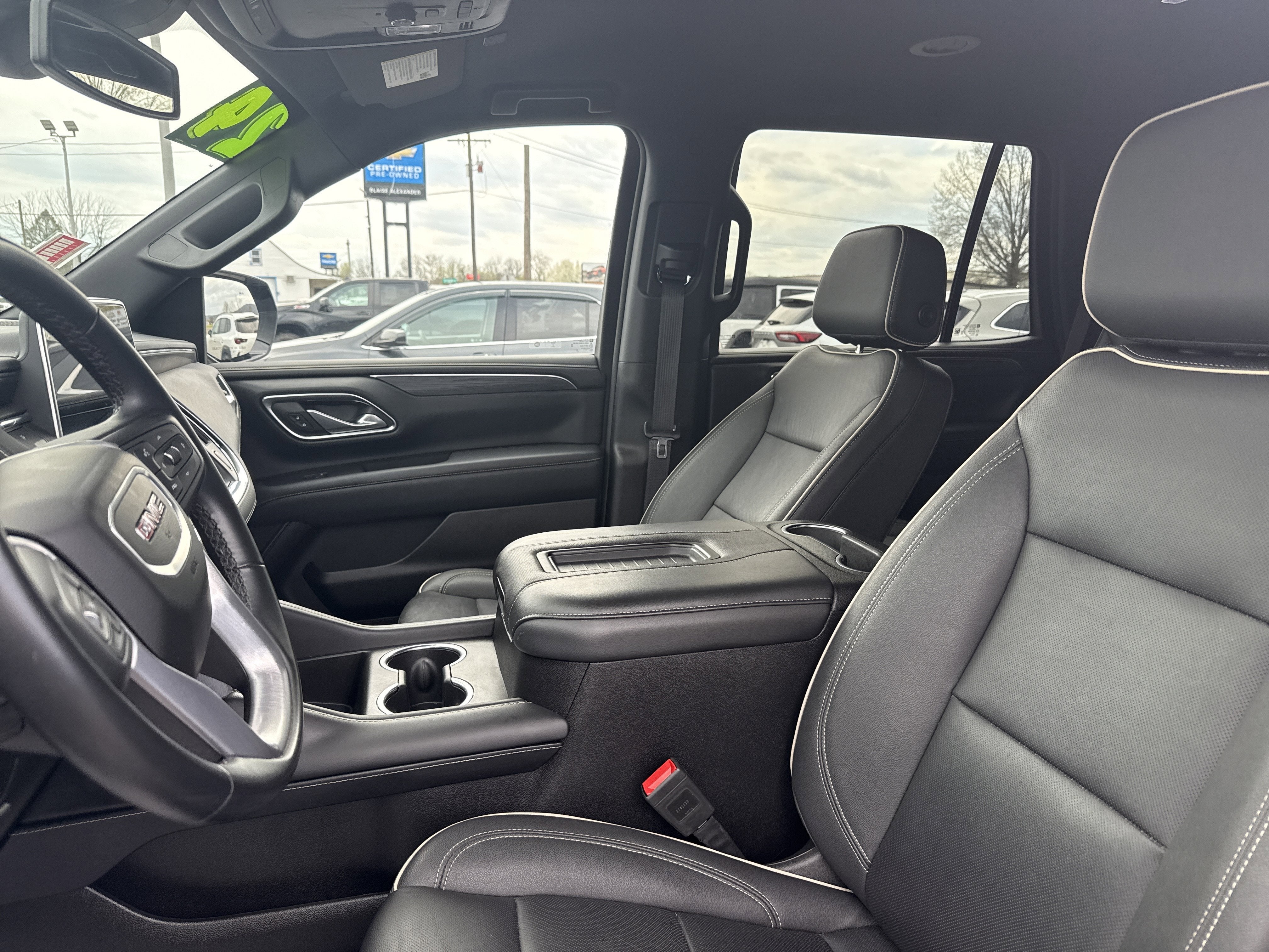 2024 GMC Yukon SLT