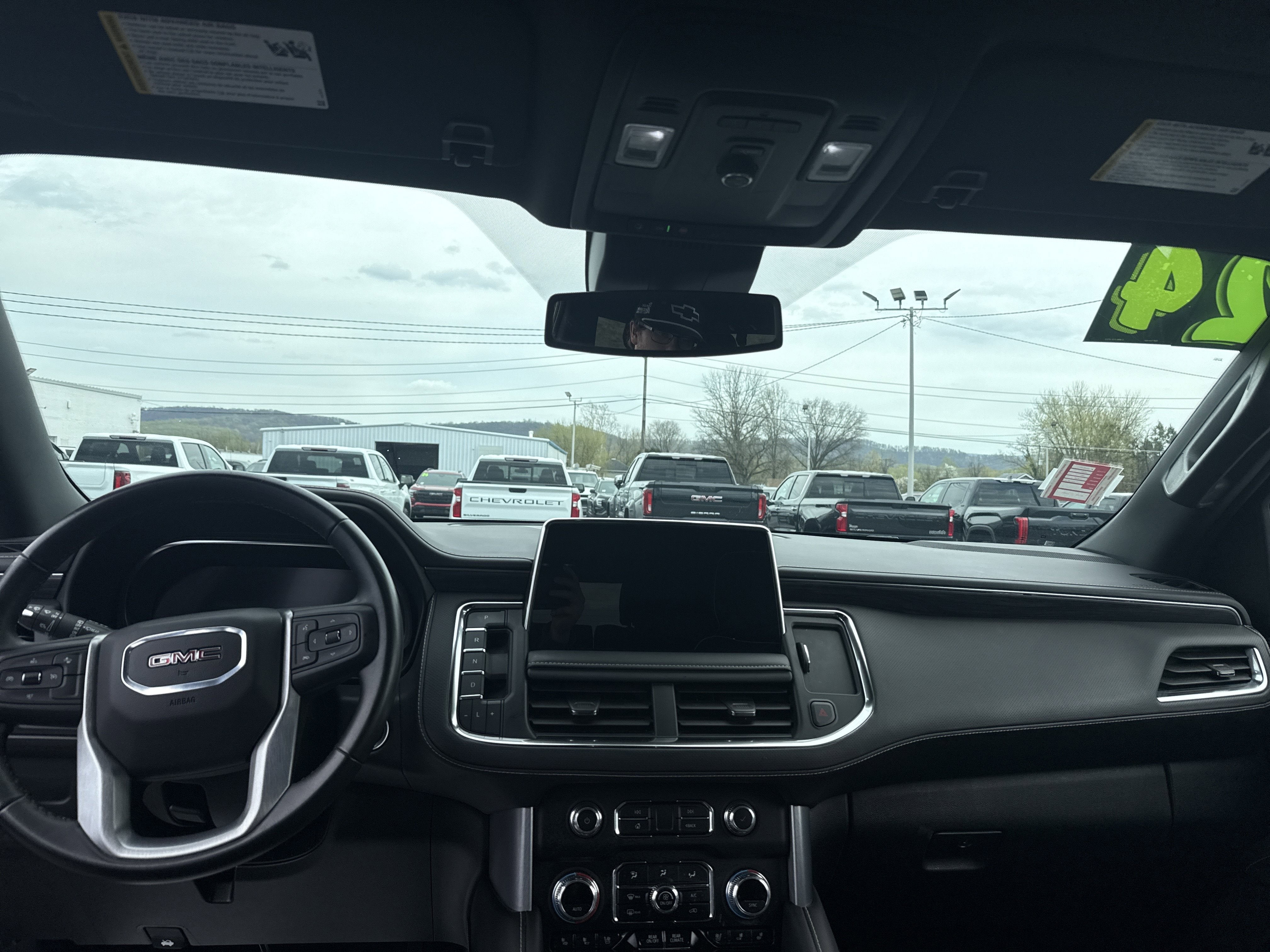 2024 GMC Yukon SLT