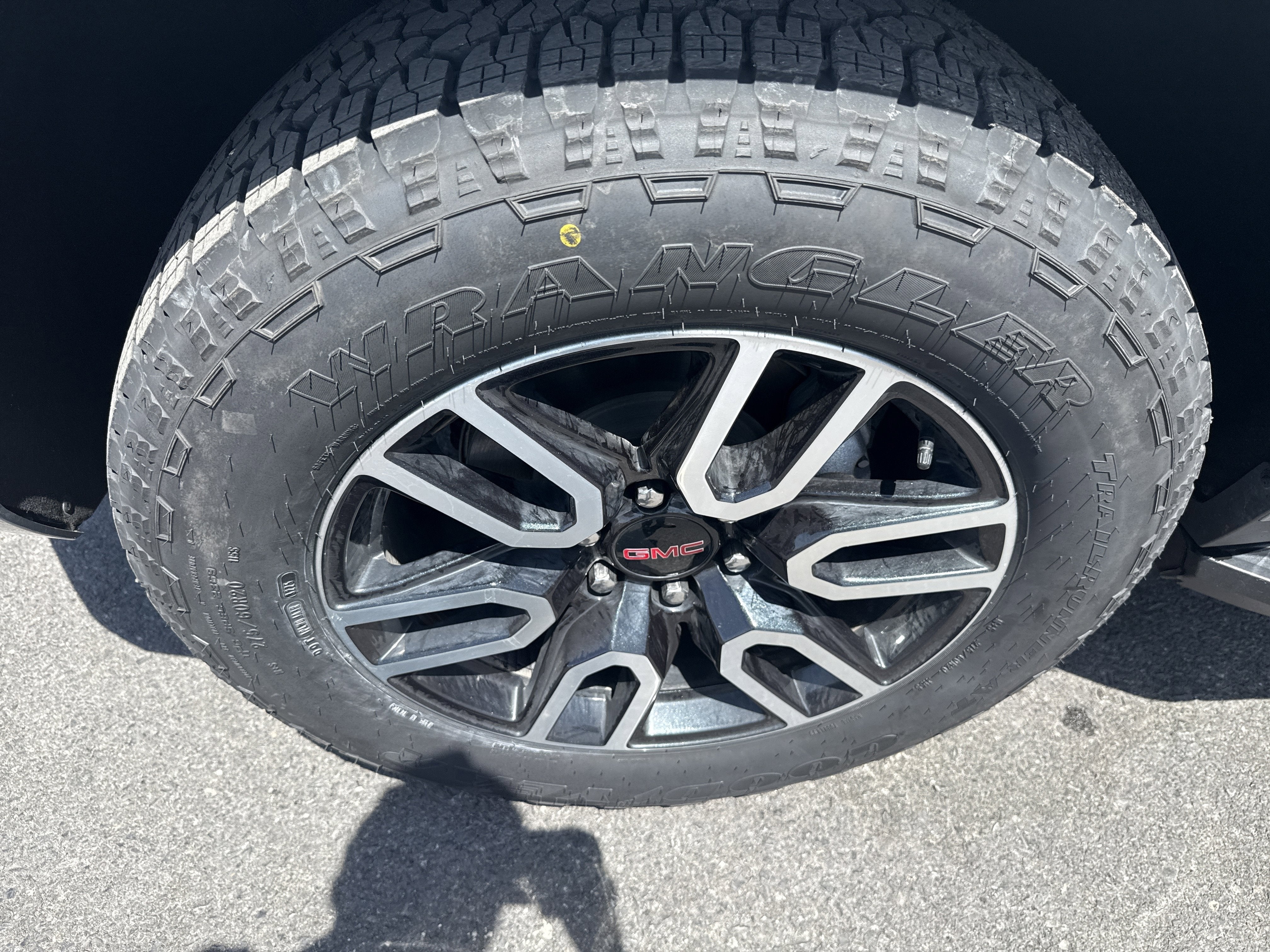 2024 GMC Yukon AT4