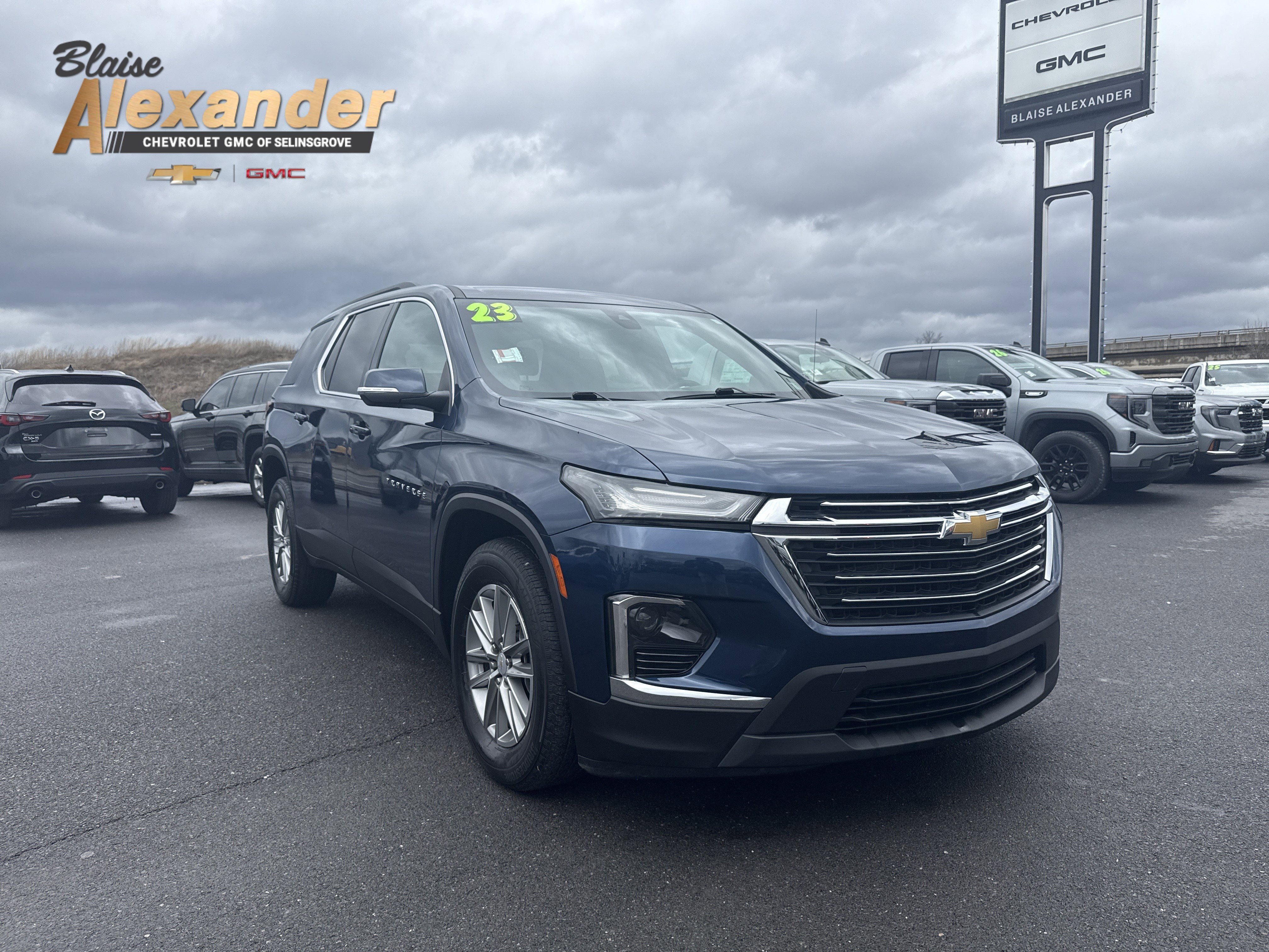 2023 Chevrolet Traverse LT Leather