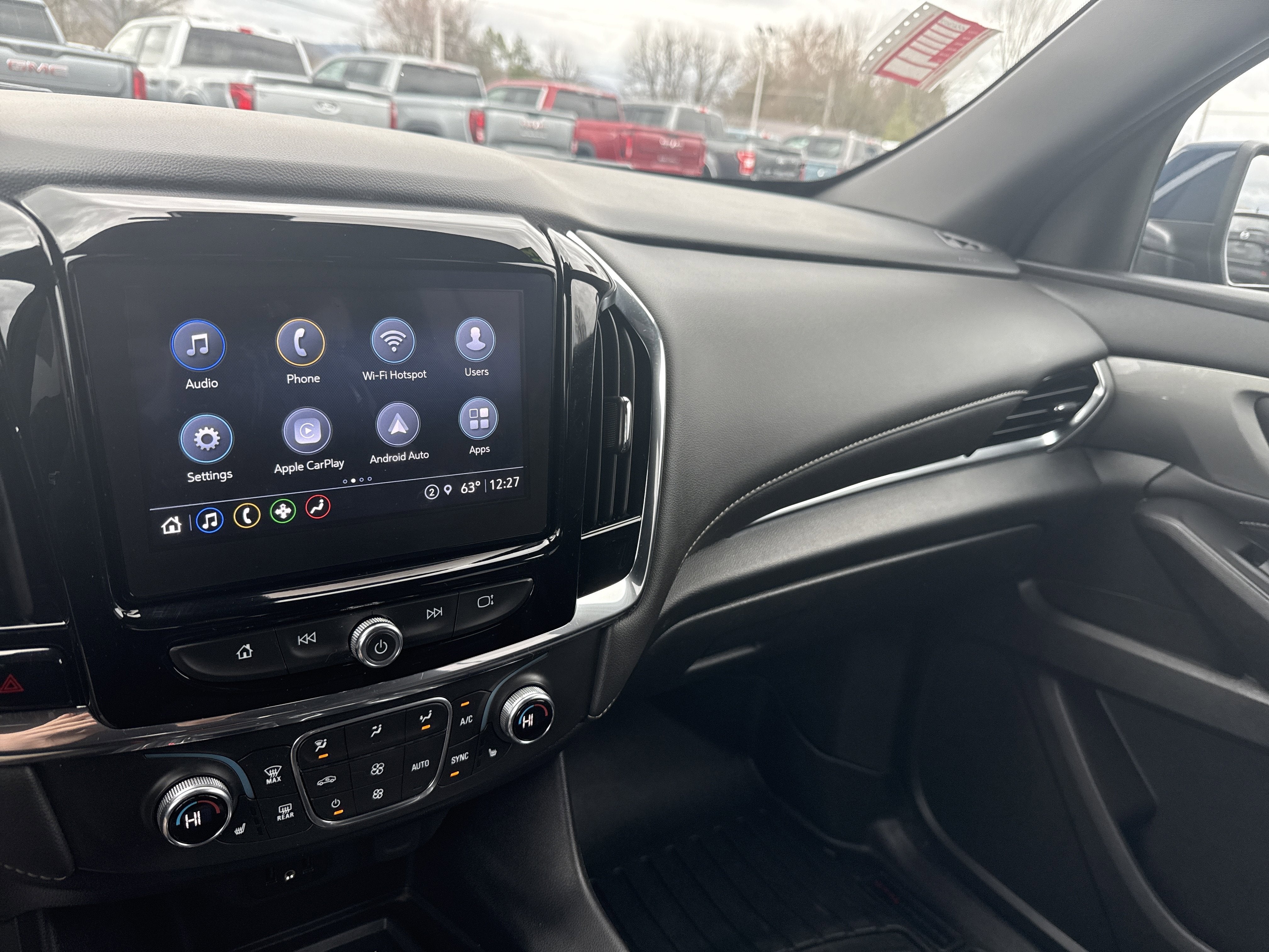 2023 Chevrolet Traverse LT Leather