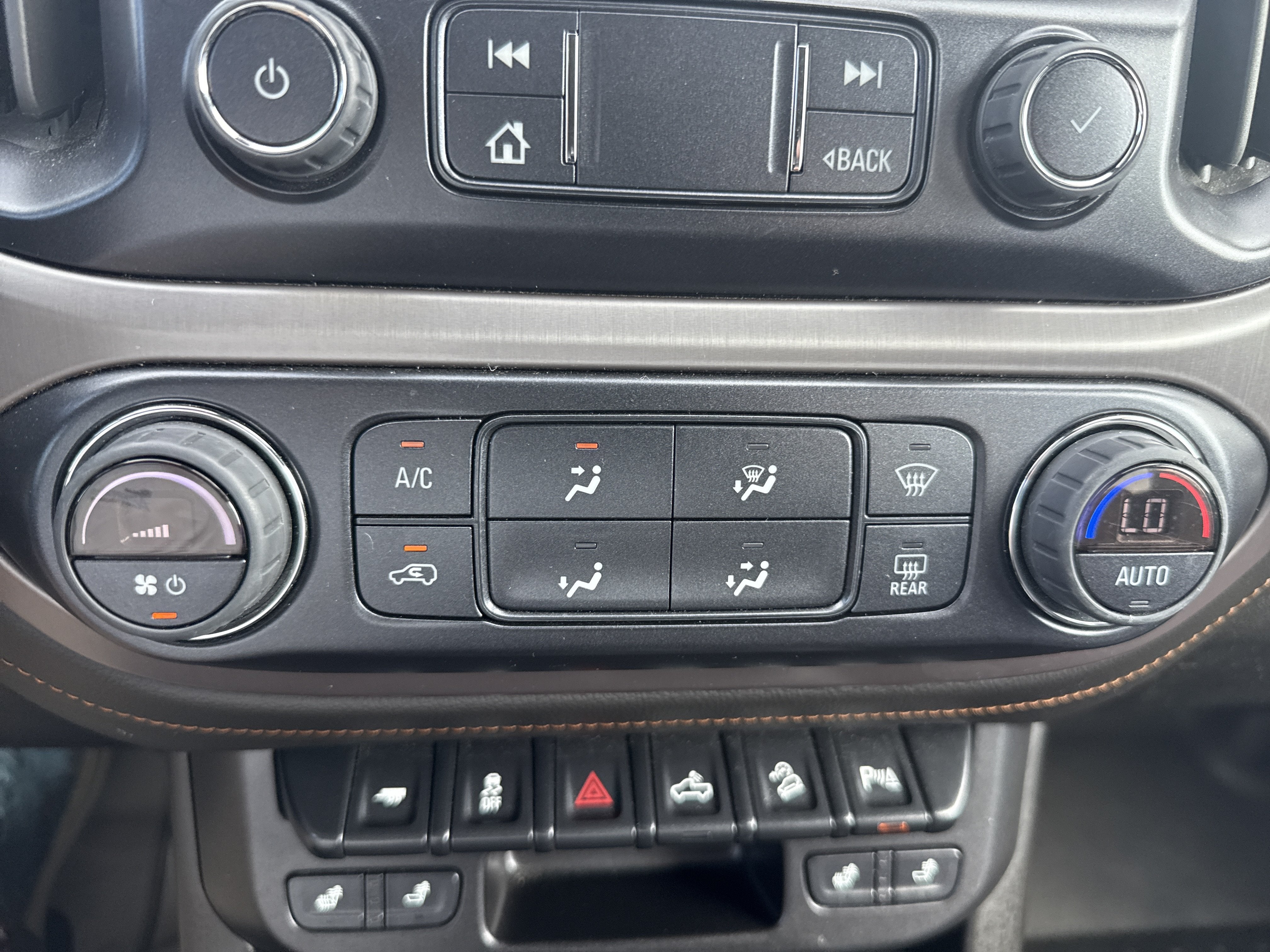 2022 GMC Canyon AT4 - Leather