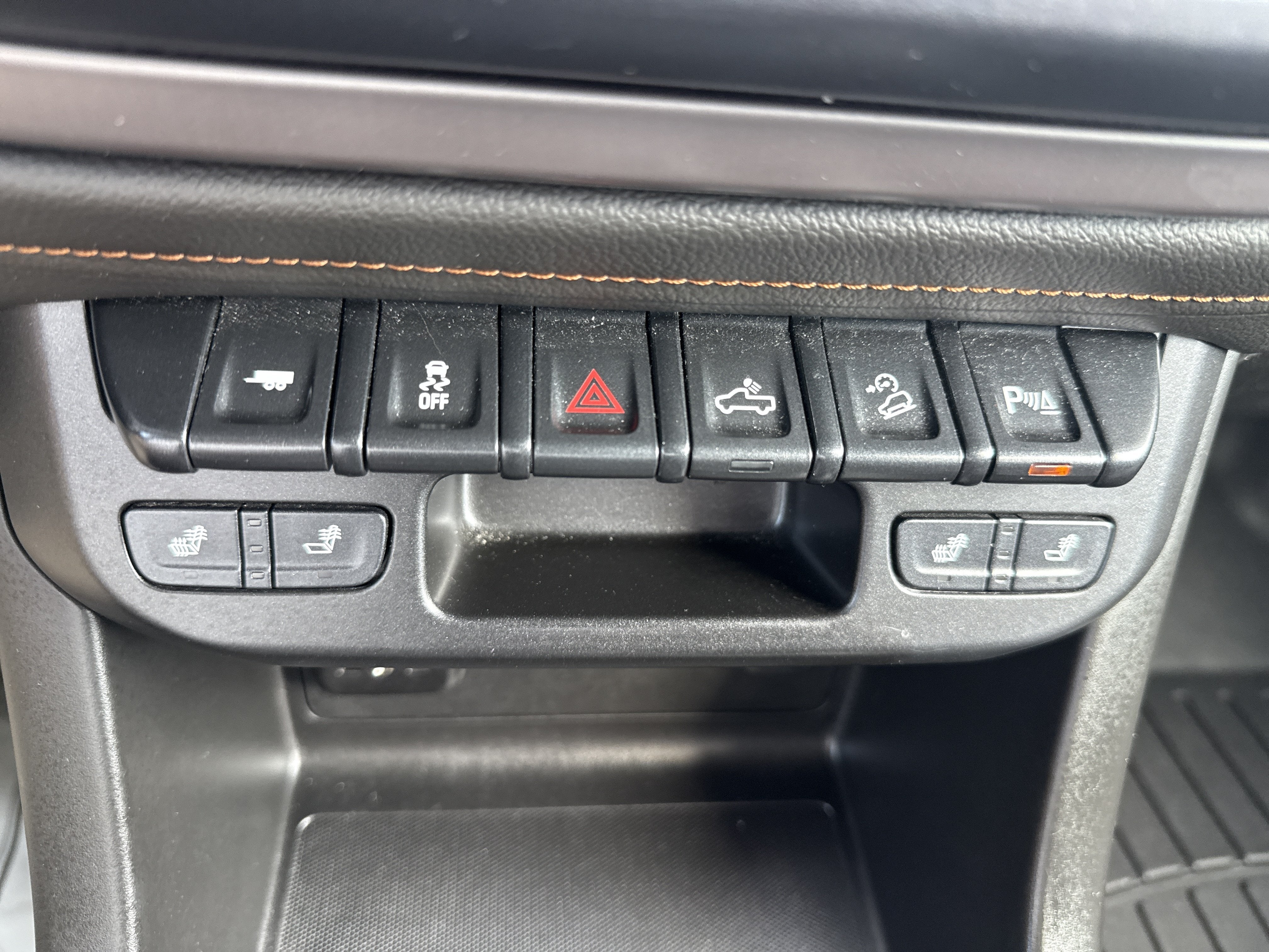 2022 GMC Canyon AT4 - Leather