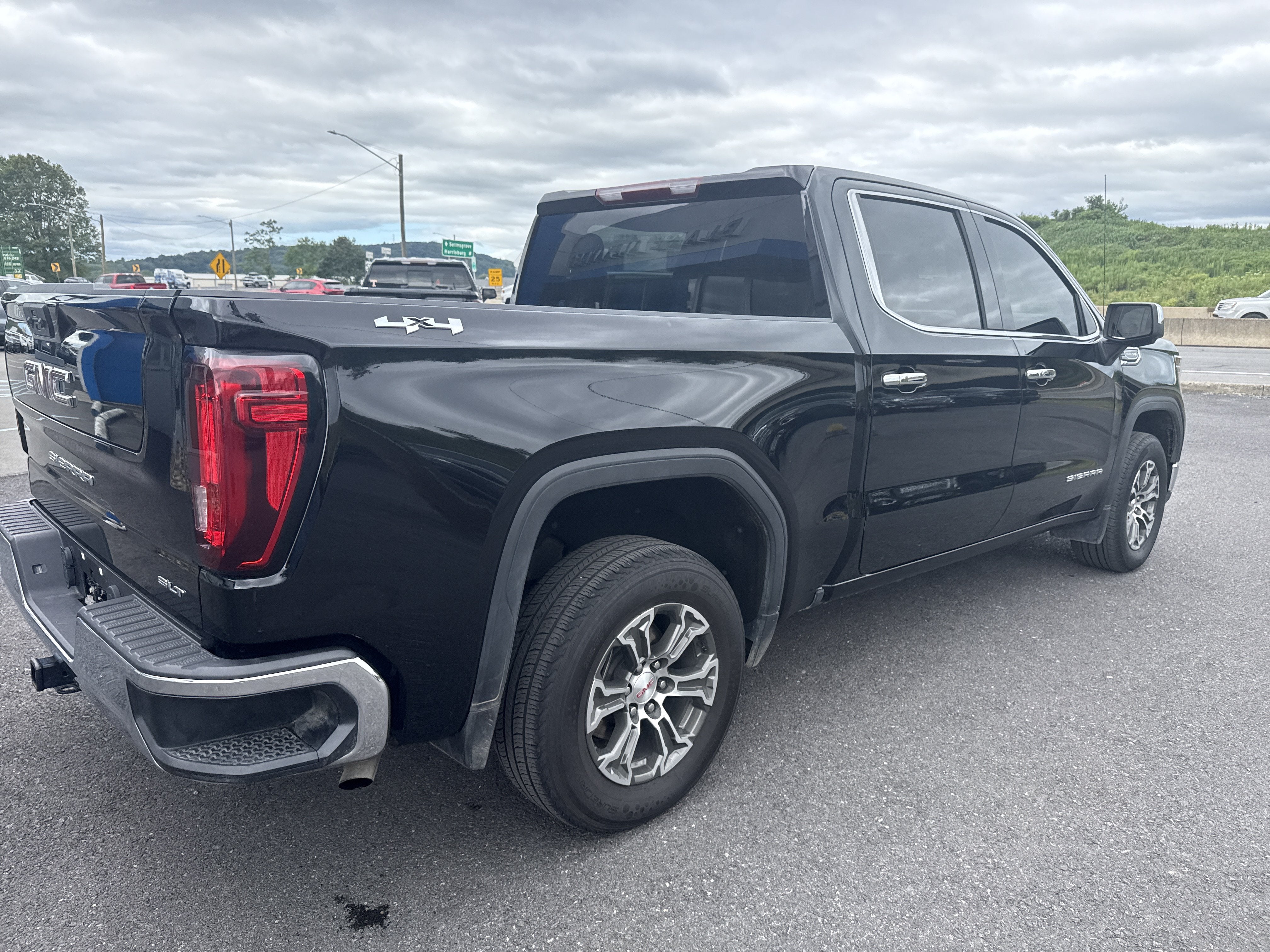 2025 GMC Sierra 1500 SLT