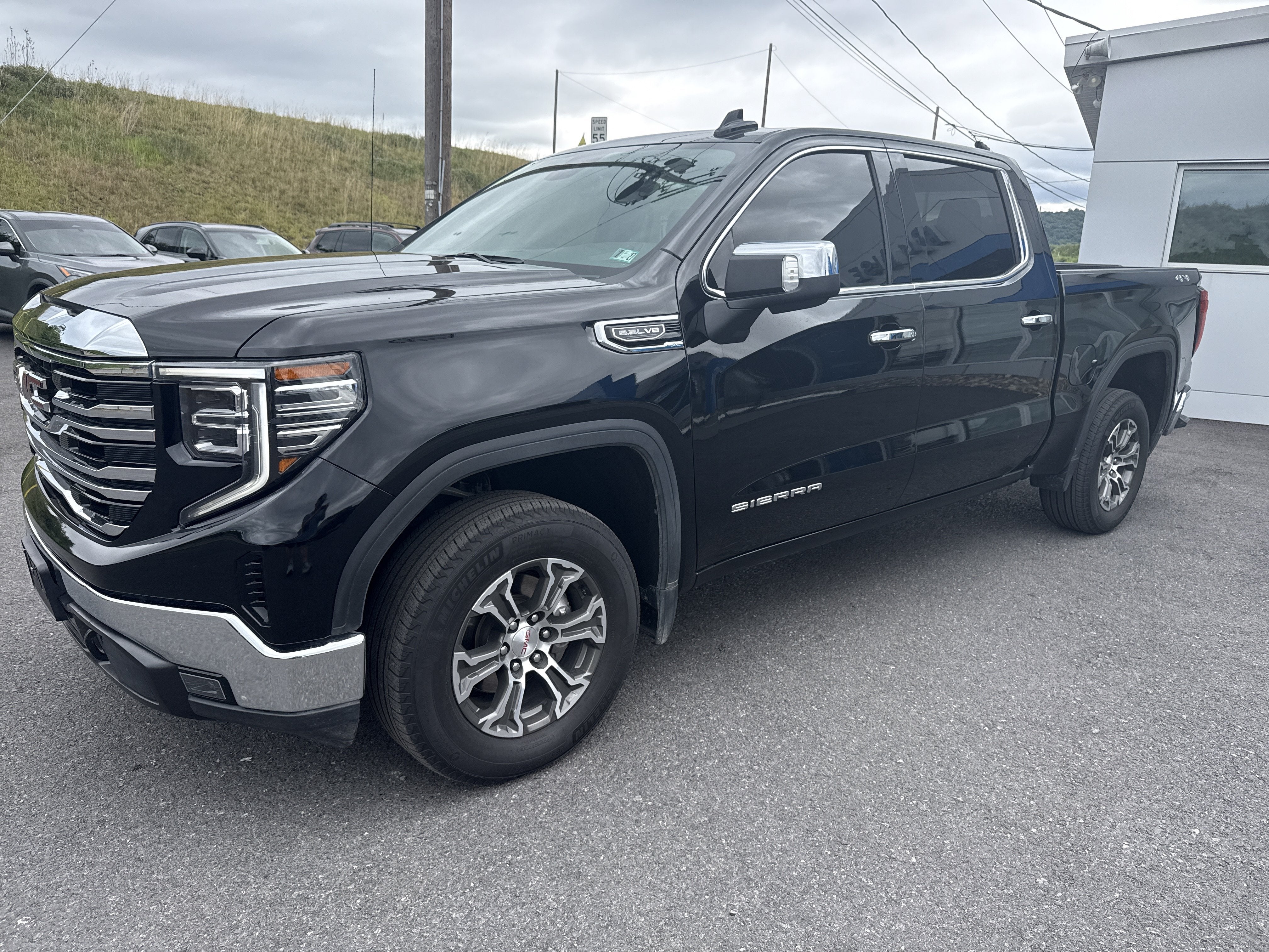 2025 GMC Sierra 1500 SLT