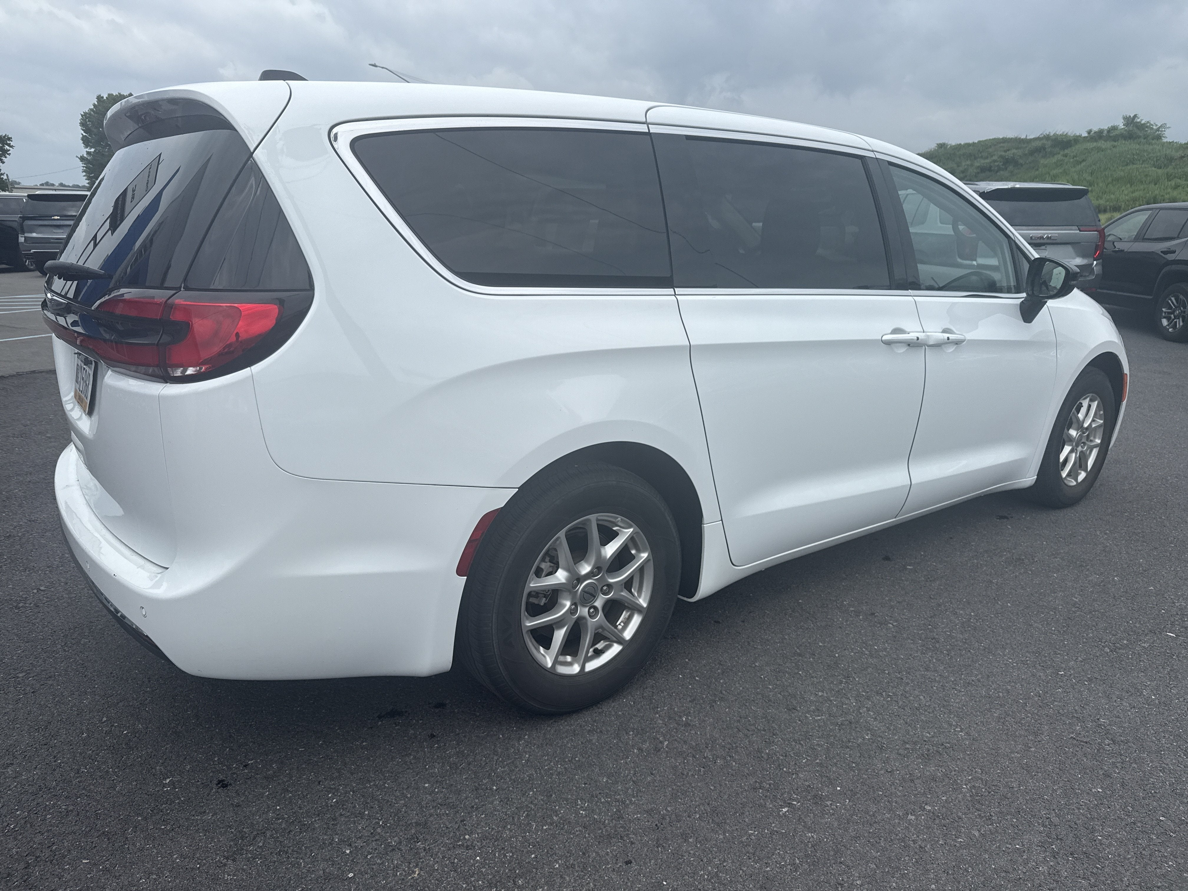 2024 Chrysler Pacifica Touring L