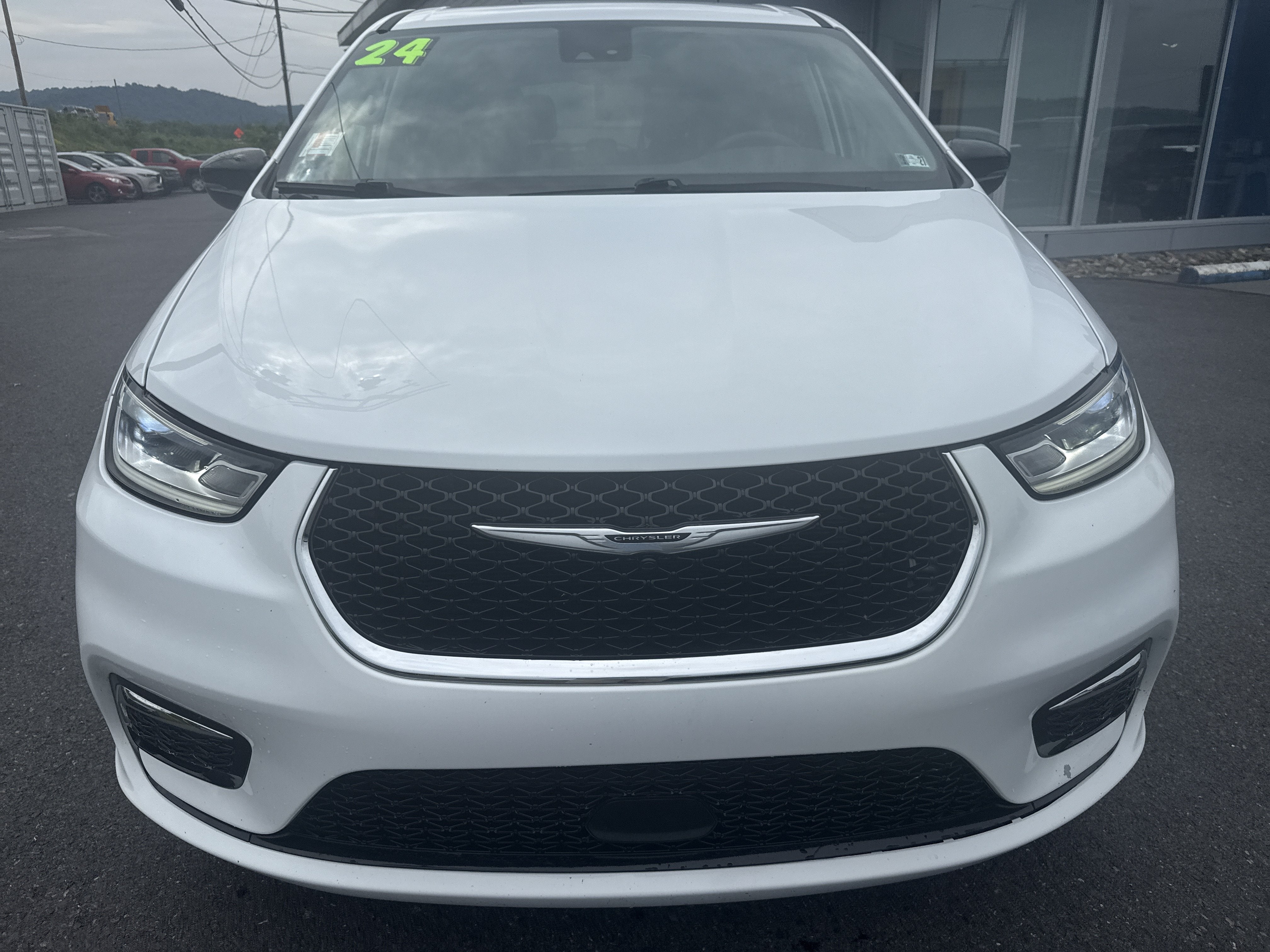 2024 Chrysler Pacifica Touring L