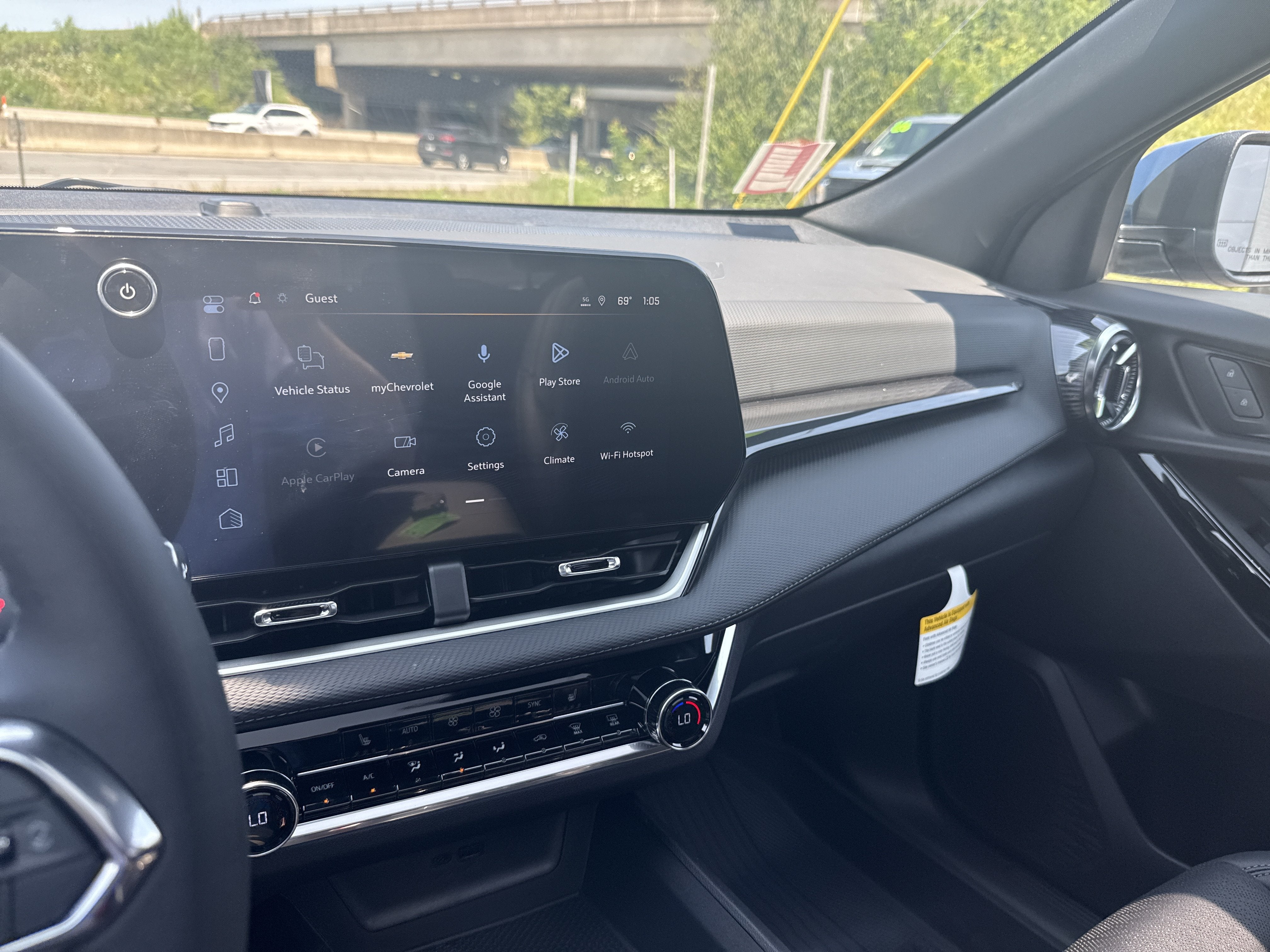 2027 Chevrolet Equinox LT - Photo 22