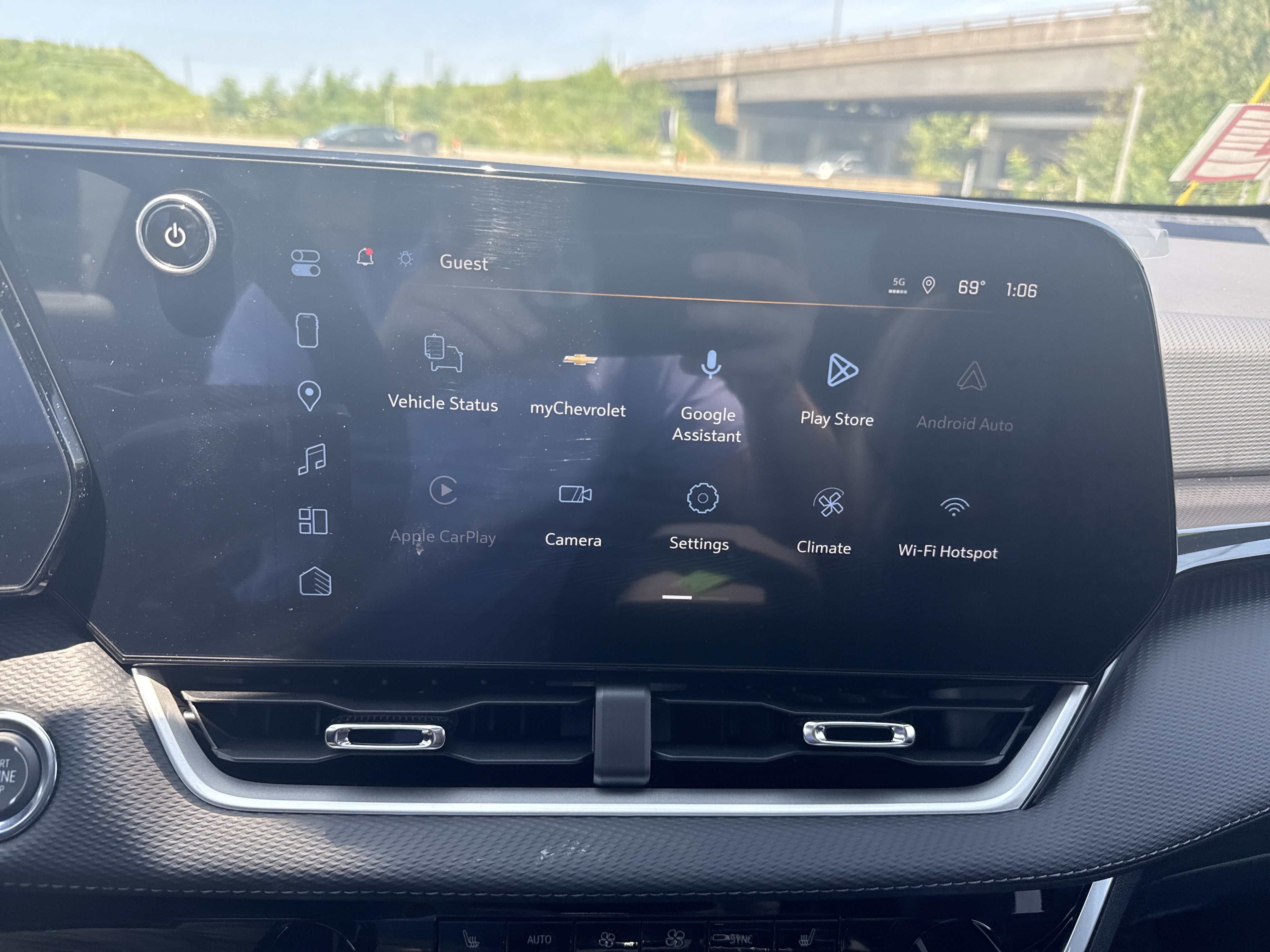 2027 Chevrolet Equinox LT - Photo 24