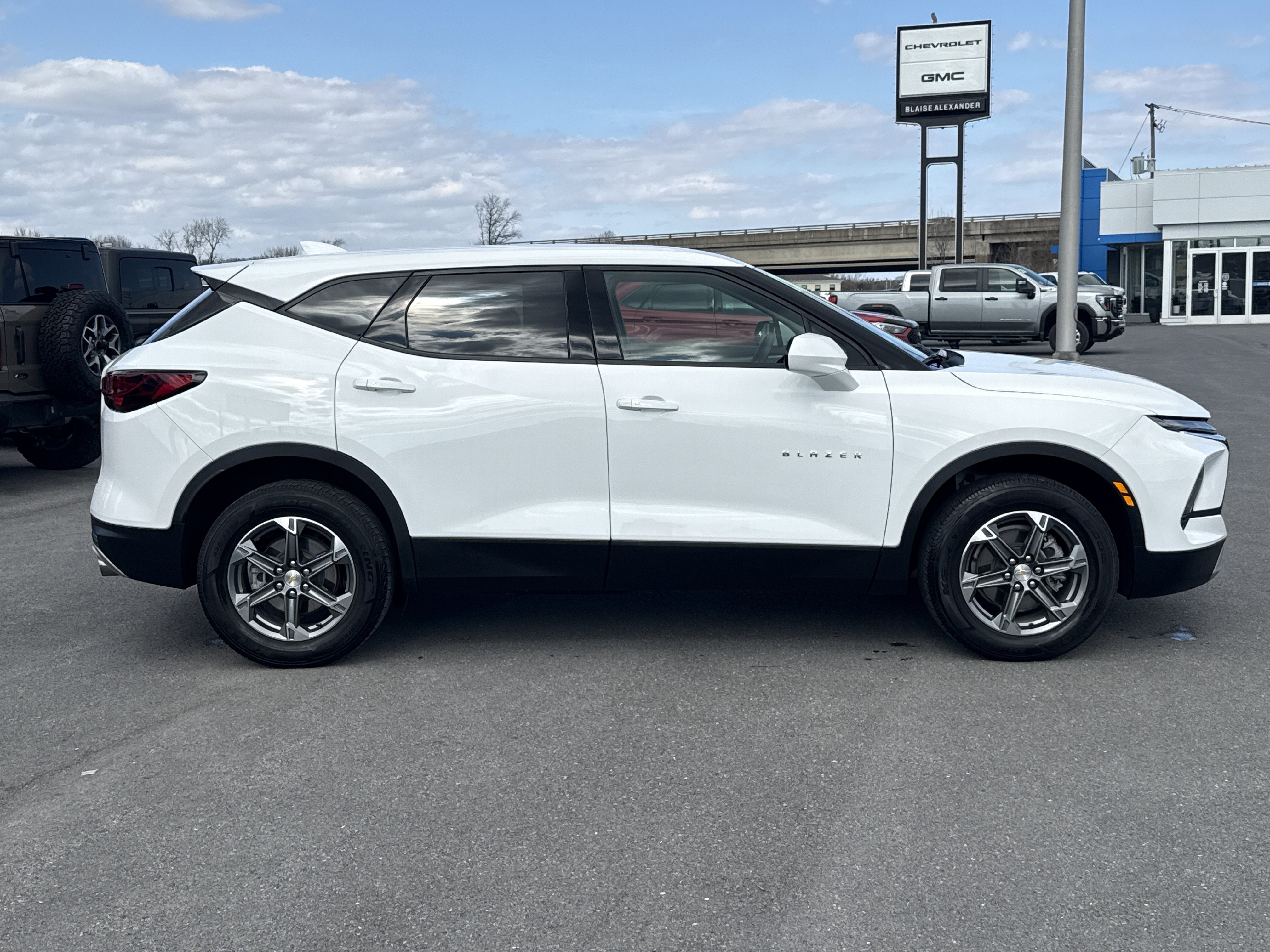 2023 Chevrolet Blazer 2LT