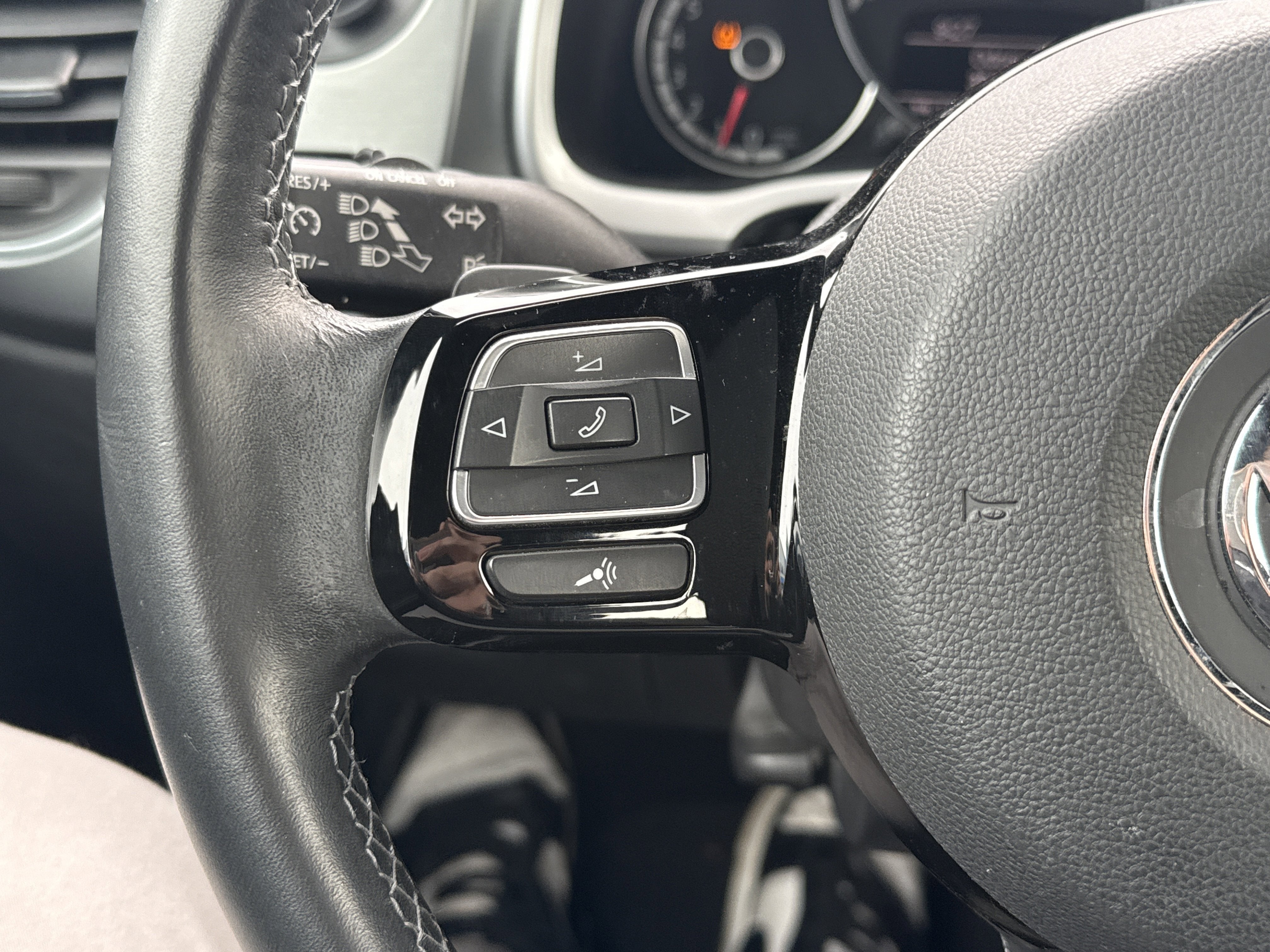 2014 Volkswagen Beetle Convertible 2.0T R-Line