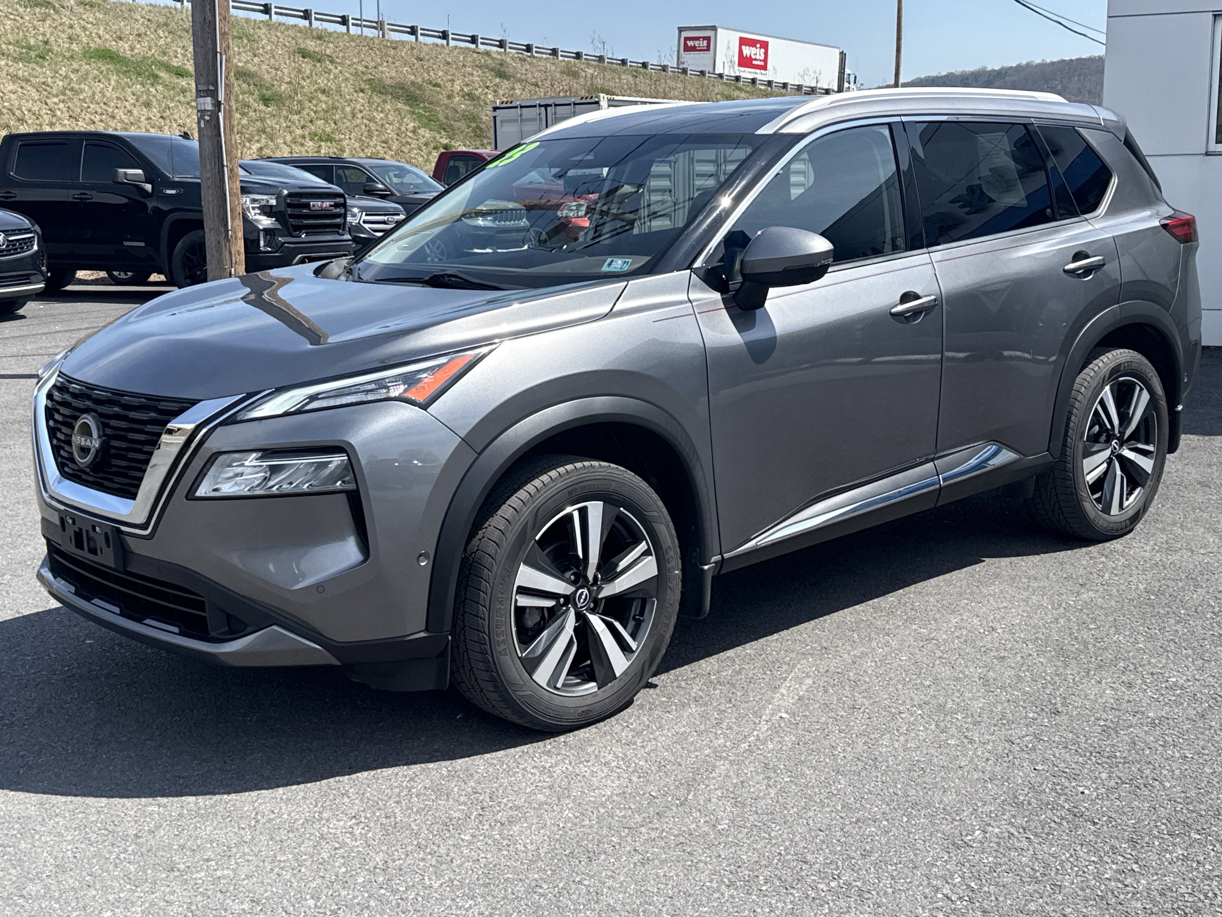 2023 Nissan Rogue SL