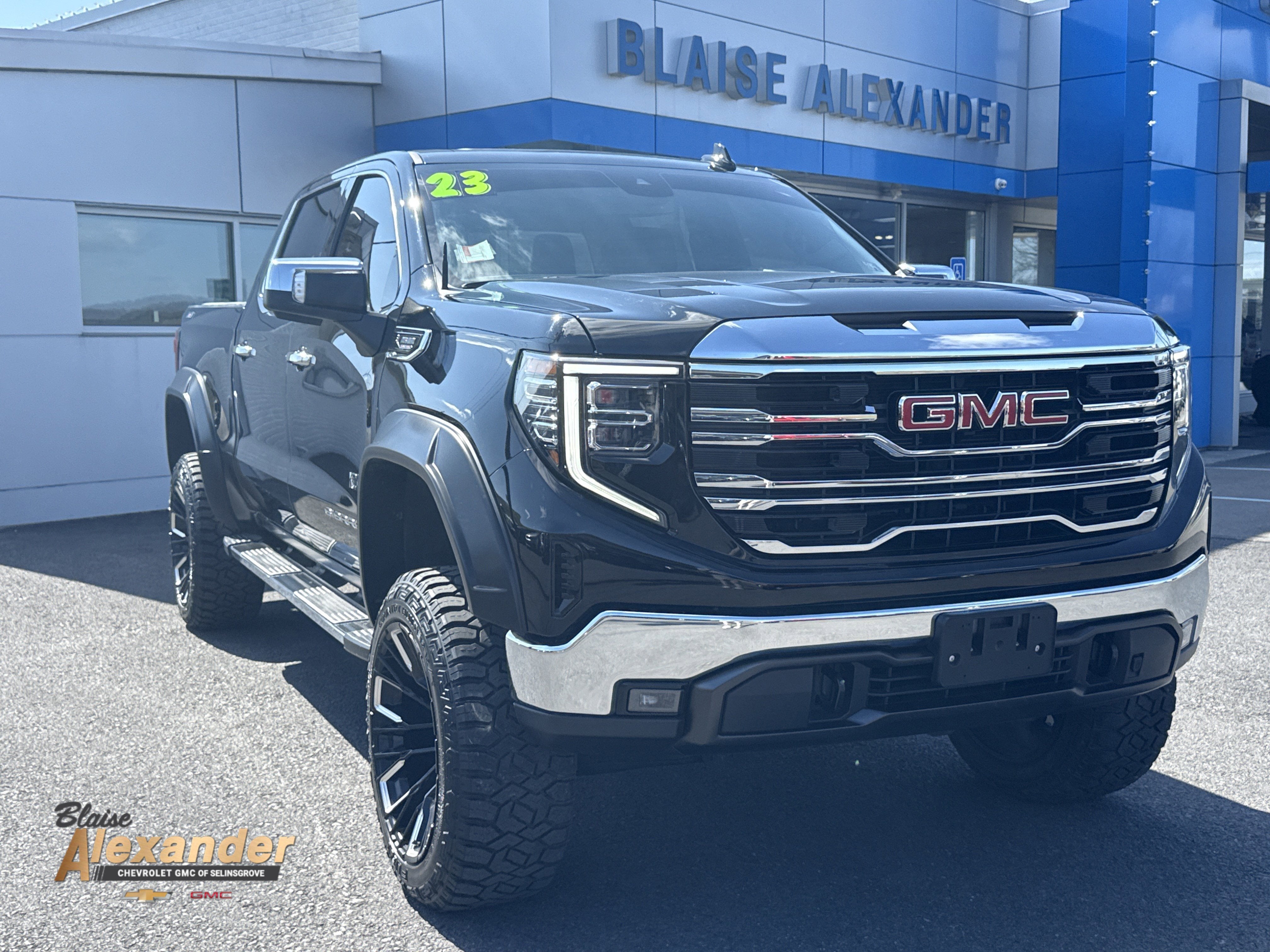 2023 GMC Sierra 1500 SLT